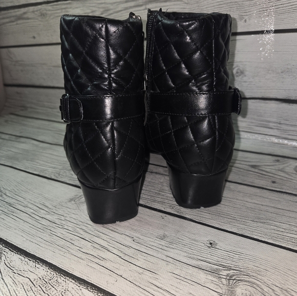 Sesto Meucci Black Leather Quilted Ankle Boots Women’s 8 Low Heel - Picture 4 of 13